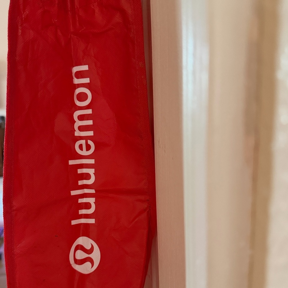 🛍️ LULULEMON SHOPPING BAG 🛍️ NWOT 🛍️ - Picture 7 of 12